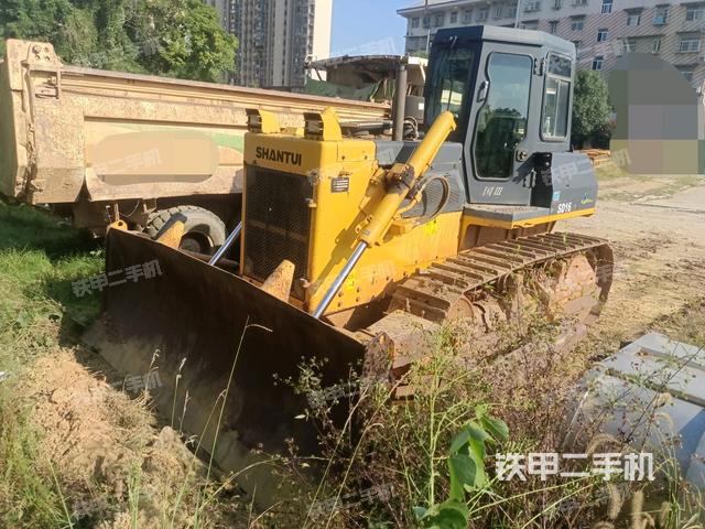 山推SD16标准型推土机
