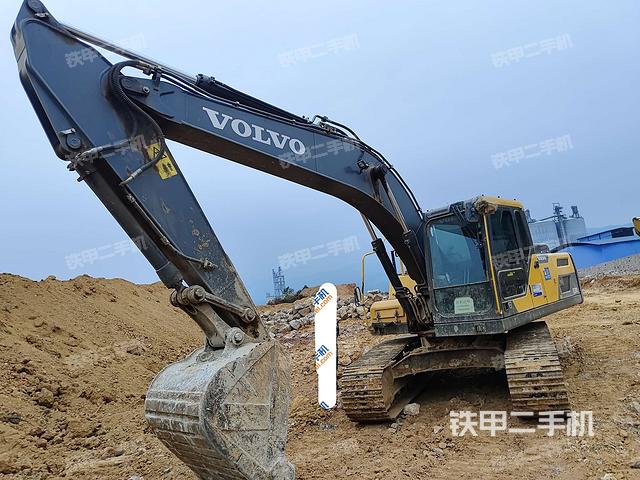 沃尔沃EC200DAG挖掘机