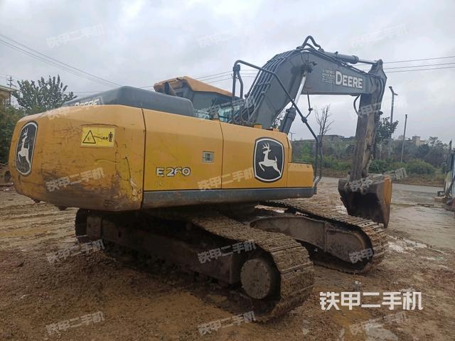 约翰迪尔E210LC挖掘机