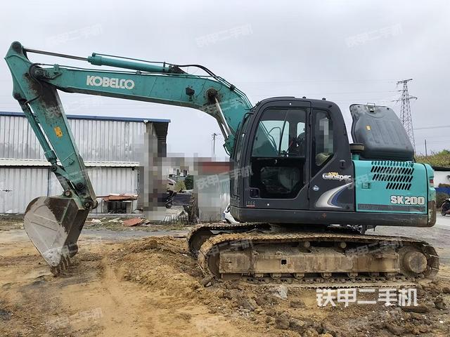 神钢SK140LC-8挖掘机