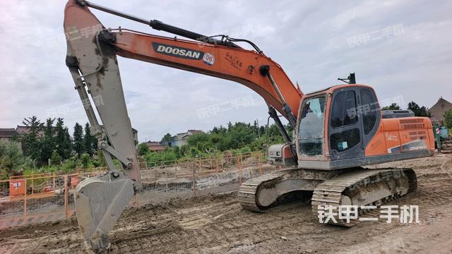斗山DX215-9C挖掘机