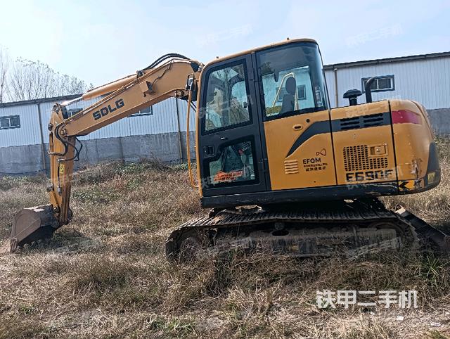 山东临工E675F挖掘机