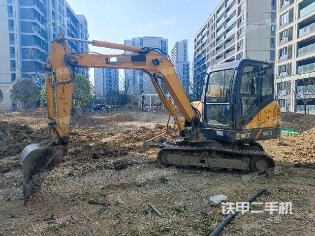 柳工CLG906D挖掘机