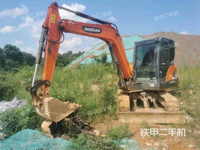 斗山DX55-9C挖掘机