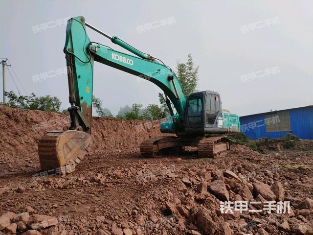 神钢SK260LC-8挖掘机