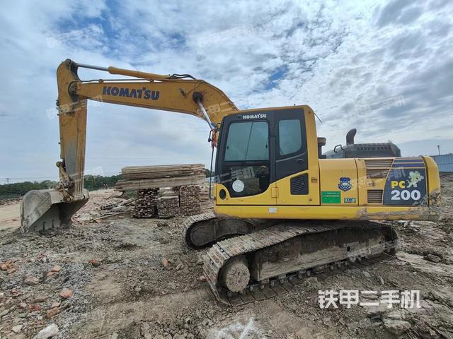 小松PC200-8M0挖掘机