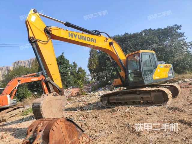 现代R215VS挖掘机