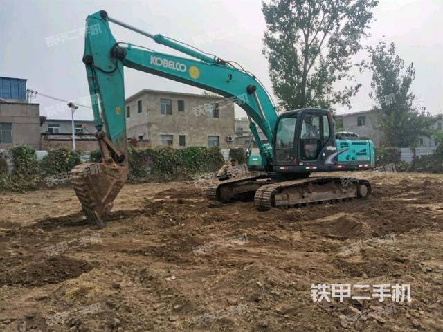 神钢SK260LC-8挖掘机