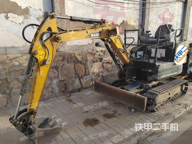 三一重工SY16C挖掘机