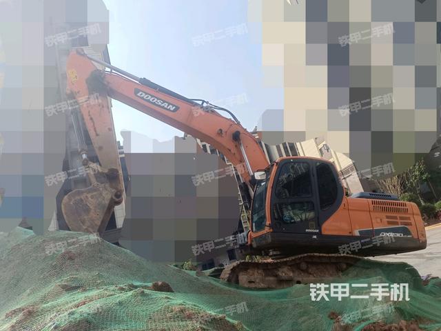 斗山DX215-9CN挖掘机