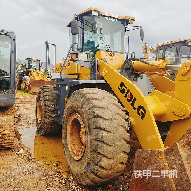 山东临工LG953装载机