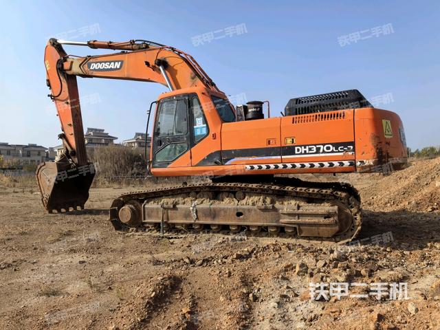 斗山DH370LC-7挖掘机