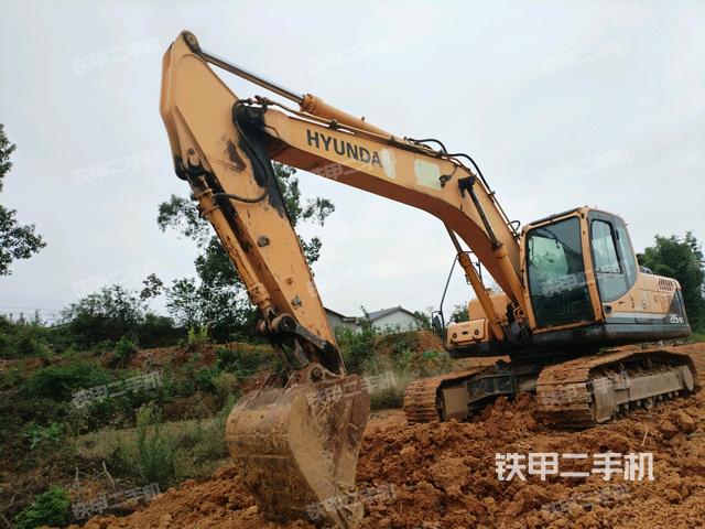 现代R215-9C挖掘机