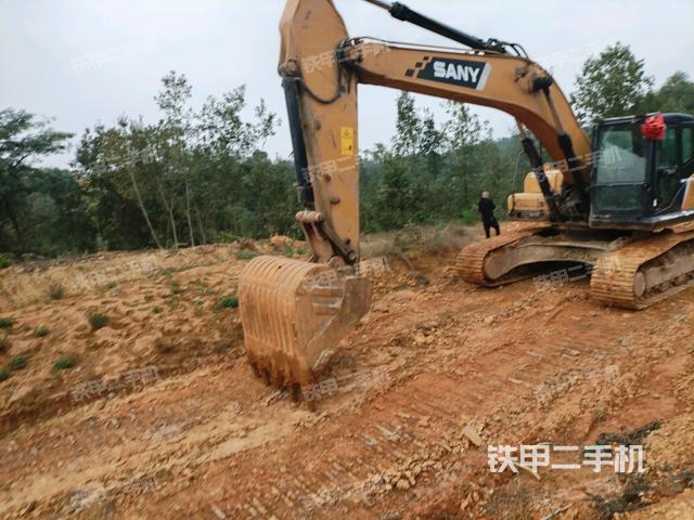 三一重工SY245H挖掘机