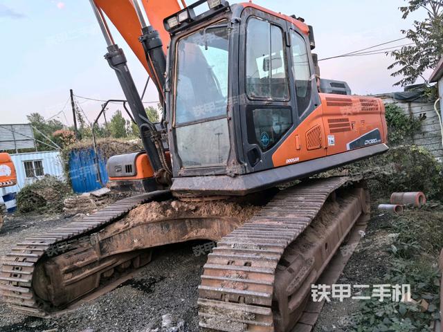 斗山DX380LC-9C挖掘机