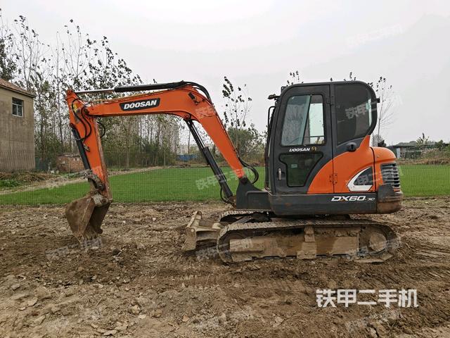斗山DX55-9C挖掘机
