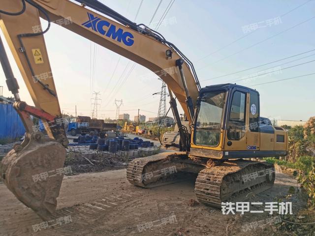 徐工XE200DA挖掘机