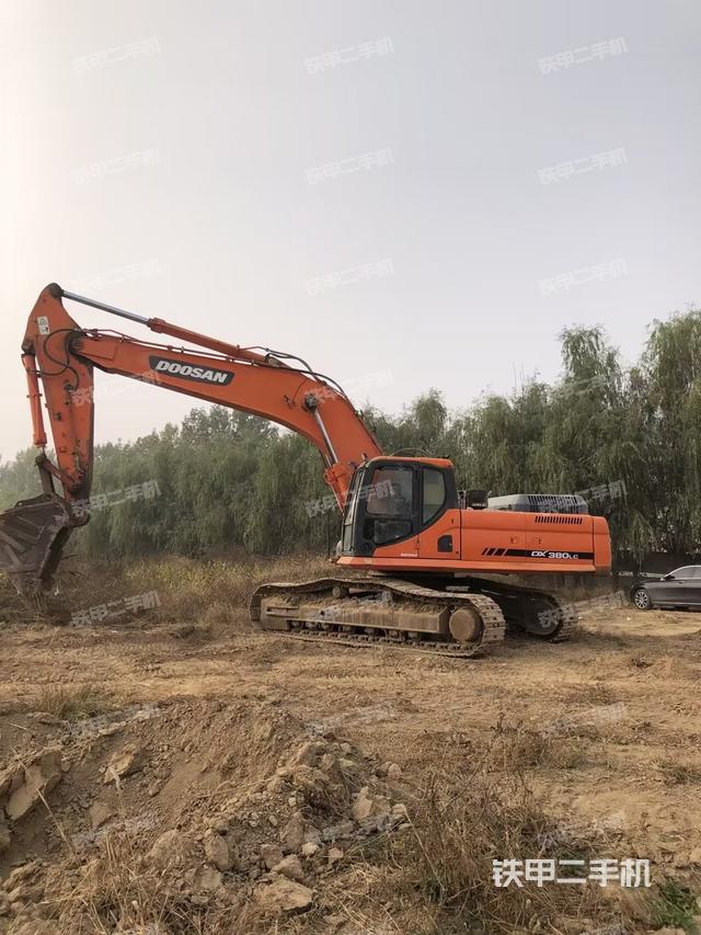 斗山DX380LC挖掘机