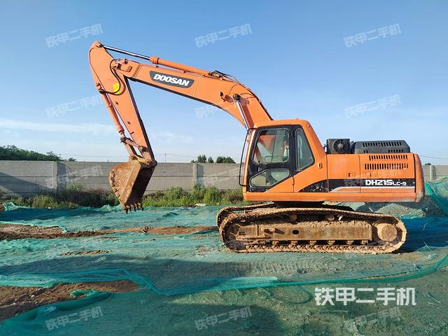 斗山DH215-9挖掘机