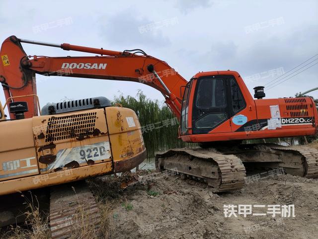 斗山DH220LC-7挖掘机