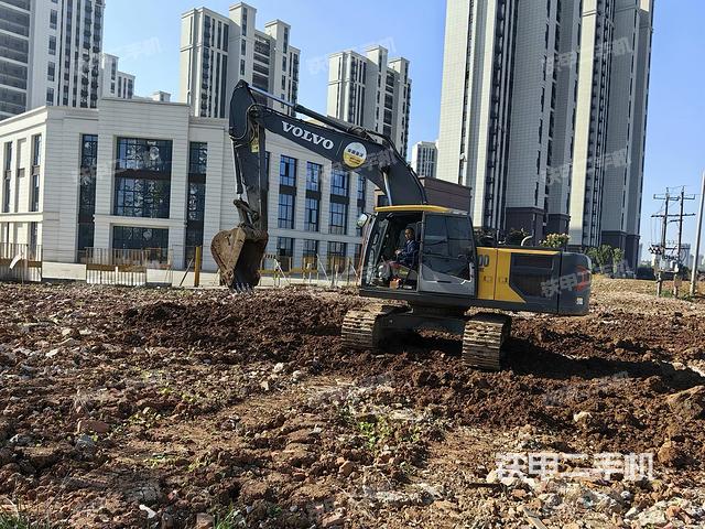沃尔沃EC200DAG挖掘机