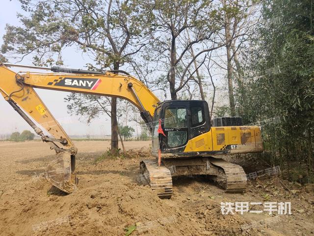 三一重工SY200C挖掘机