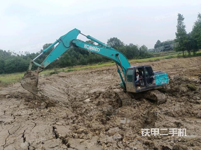 神钢SK210LC-8挖掘机