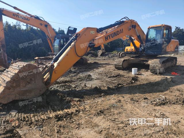 现代R225LVS挖掘机