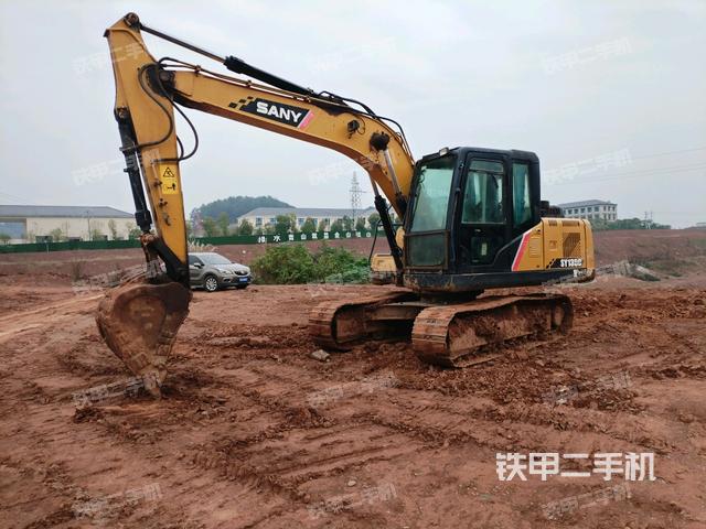 三一重工SY135C挖掘机