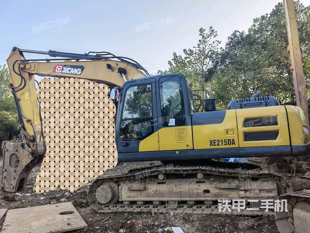 徐工XE215DA挖掘机