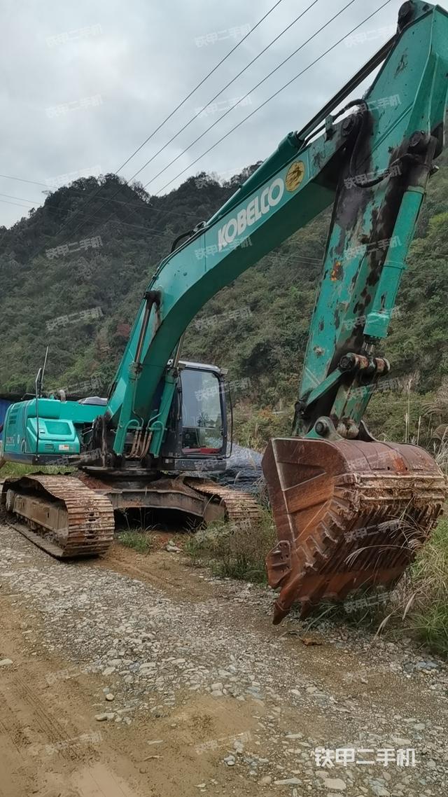 神钢SK250-10挖掘机