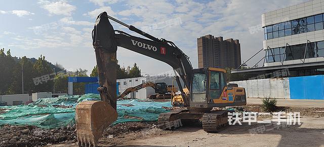 沃尔沃EC210D挖掘机