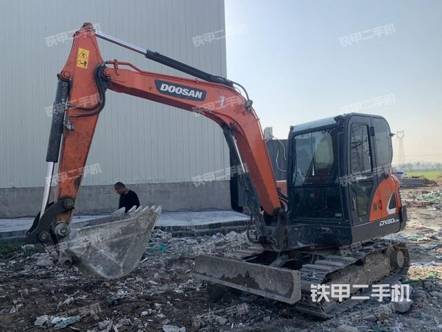 斗山DX60E-9C挖掘机