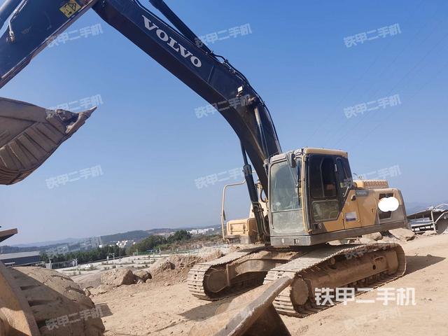 沃尔沃EC250D挖掘机