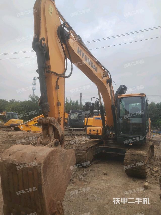 现代R150LVS挖掘机
