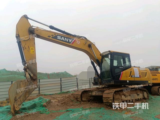 三一重工SY215C挖掘机