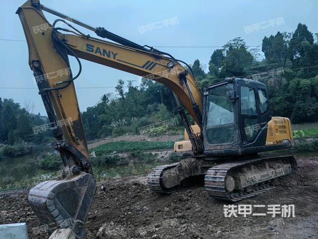 三一重工SY135挖掘机