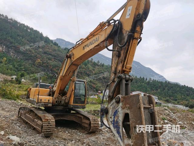 现代R385LC-9T挖掘机