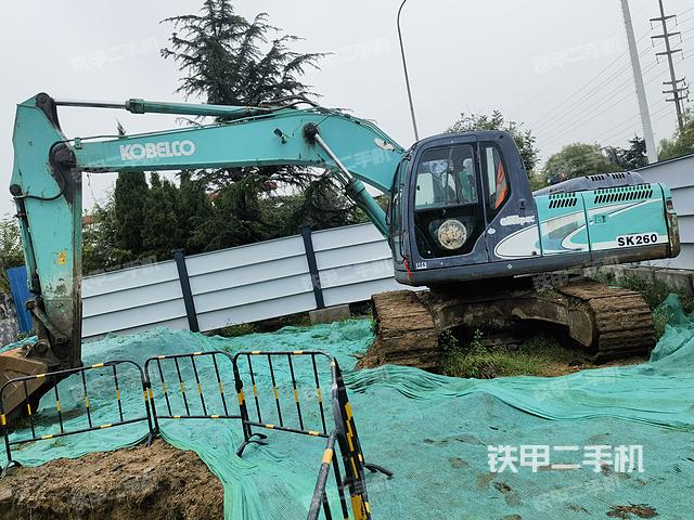 神钢SK210LC-8挖掘机