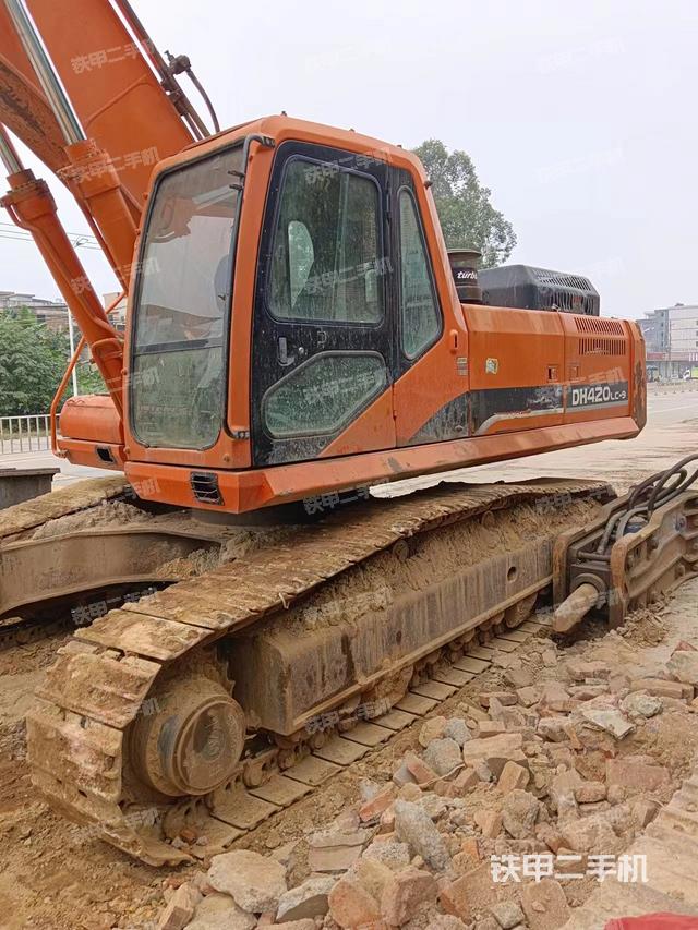 斗山DH370LC-9挖掘机
