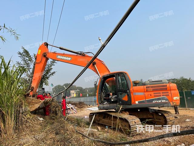 斗山DX215-9C挖掘机