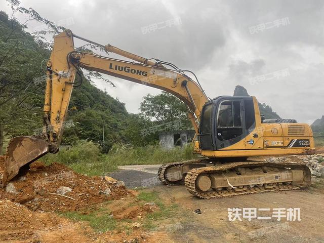 柳工CLG922D挖掘机