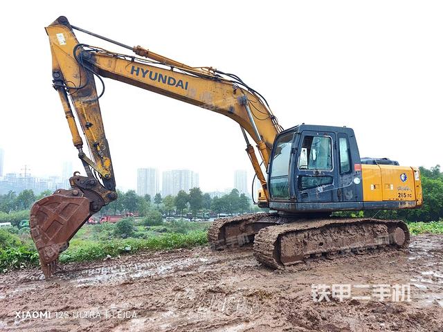 现代R215-7C挖掘机