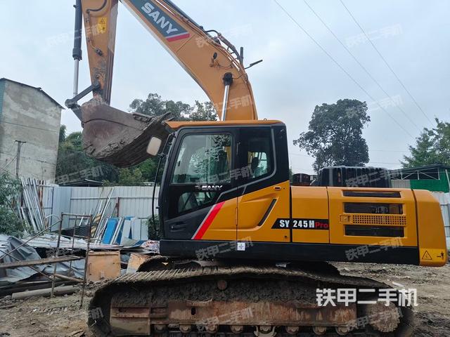 三一重工SY215H挖掘机