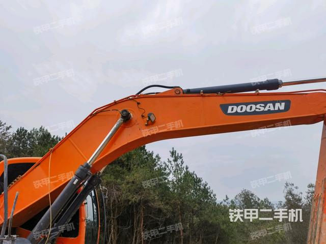 大臂整體?右側(工作和回轉裝置) 大臂整體?右側(工作和回轉裝置)