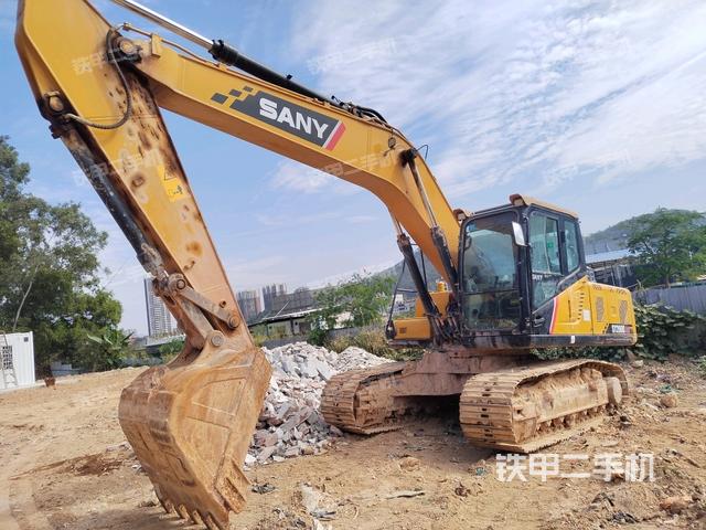 三一重工SY200C挖掘机