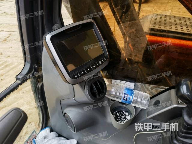 顯示屏?(駕駛室部分) 顯示屏?(駕駛室部分)
