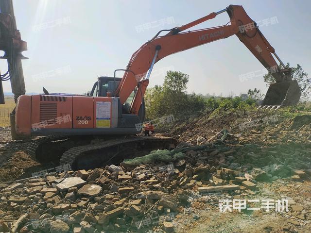 日立ZX200-3挖掘机