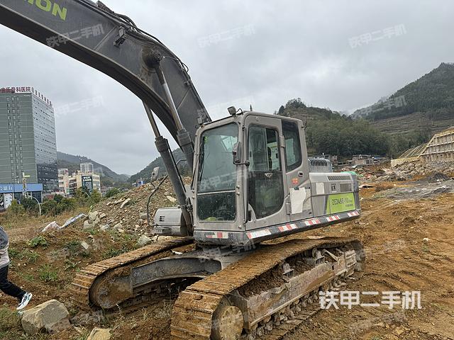 中联重科ZE245E-10挖掘机