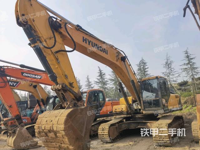 现代R350LVS挖掘机